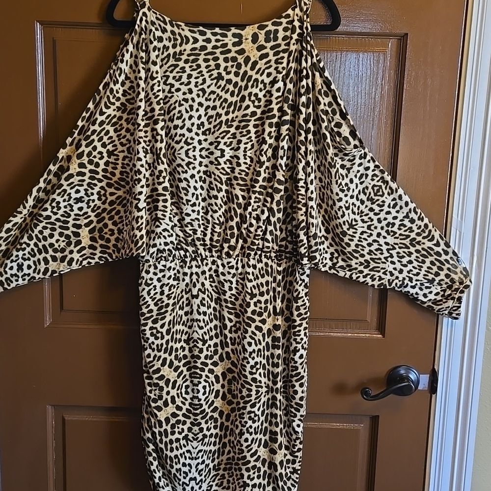 Boston Proper-Brn,tan,cream animal print straight dress with chain detail Sz L